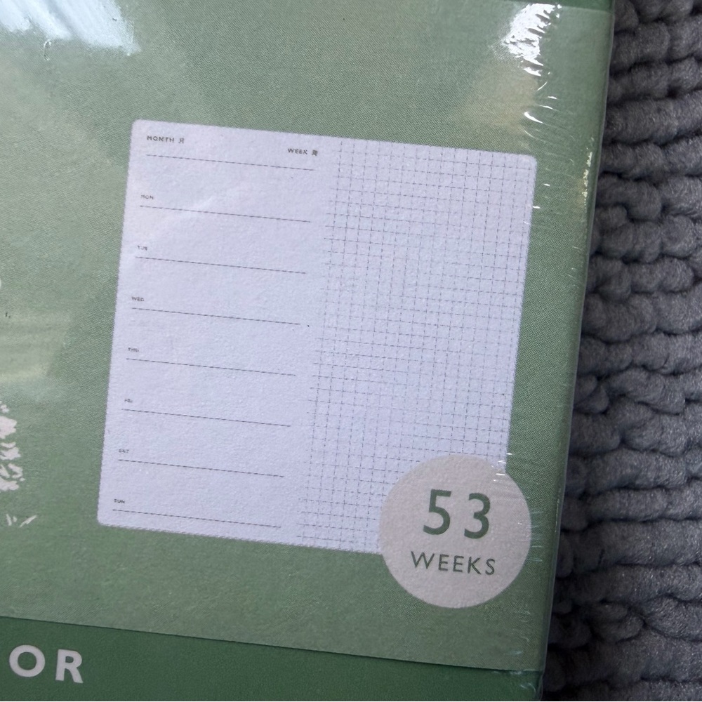 Weeks Planner / Notebook (Undated) - Picture 5 of 5